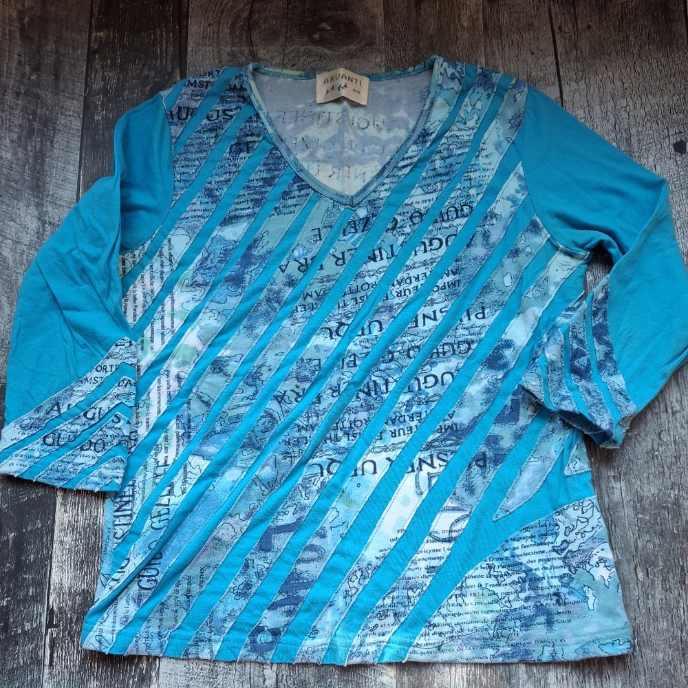 Blue/ Turquoise V-Neck 3/4 Sleeve Top